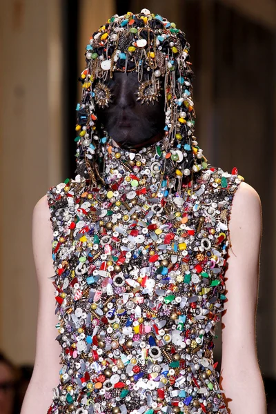 Look 32